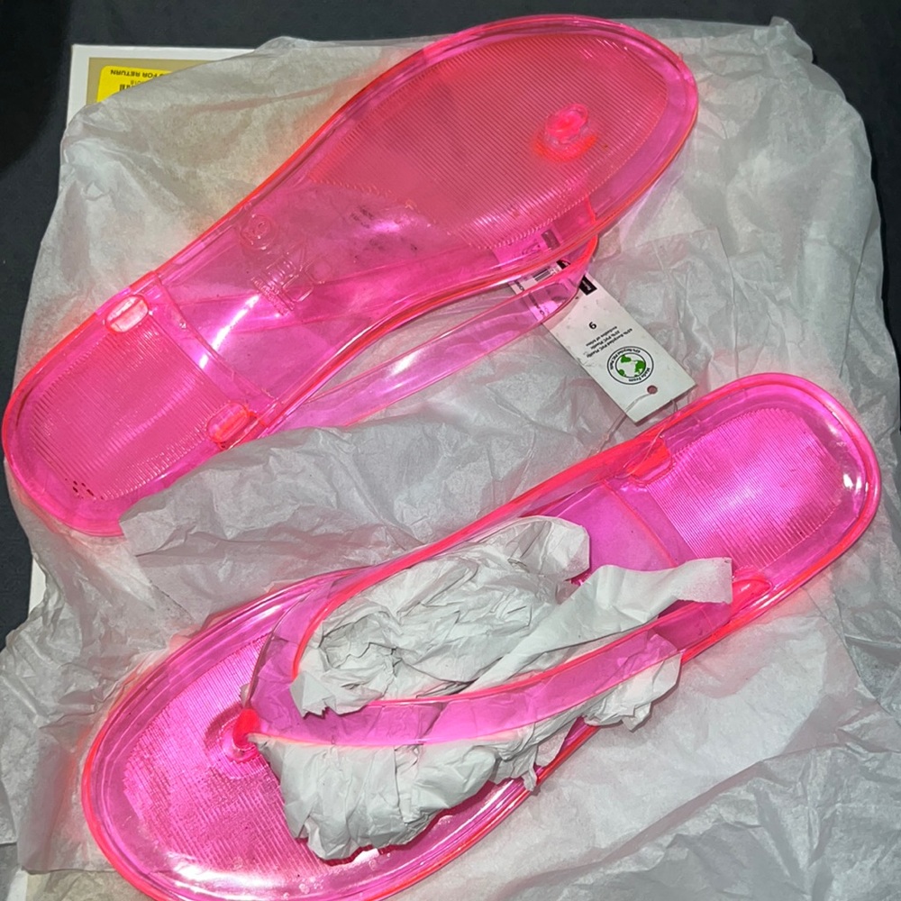 Hot Pink JELLY FLIP FLOPS 🩴